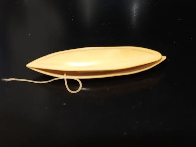 Antique 3" Celluloid Tatting Shuttle w/ Thread