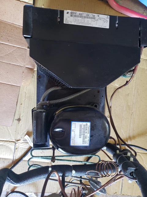 Copeland condensing unit M2FH-A051-IAA-140 ART64C1E-IAA-103 Traulsen 3 door