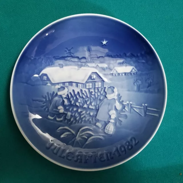 Bing & Grondahl Jule After Christmas Plate - 1982