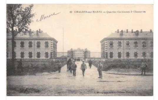 CPA 51 CHALONS SUR MARNE QUARTIER CORBINEAU 5e CHASSEURS