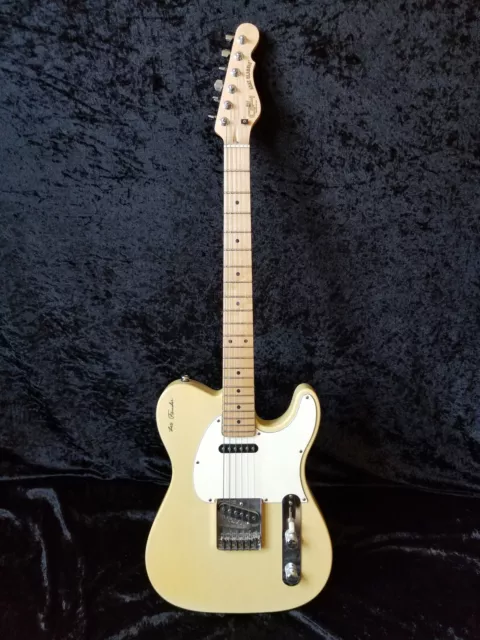 G&L ASAT Classic with Leo Fender Signature 1992 - Transparent Blonde