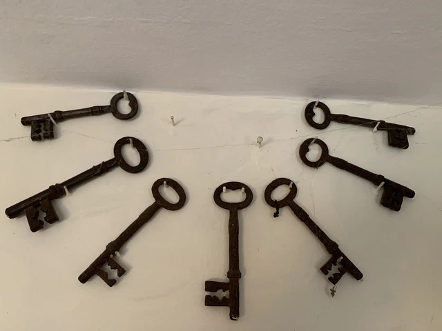 Antiguas llaves de hierro victorianas, decoración de pared.