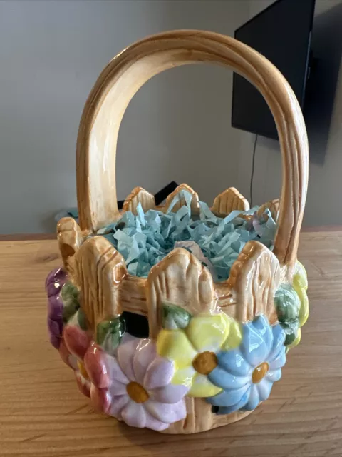 Teleflora Ceramic Picket Fence Basket with Flowers, Spring/ Easter Decor EUC