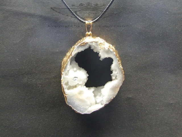 Lederkette mit Achat Druse, Achat Geode, Quarz, Druse, 24 Karat vergoldet Weiss.