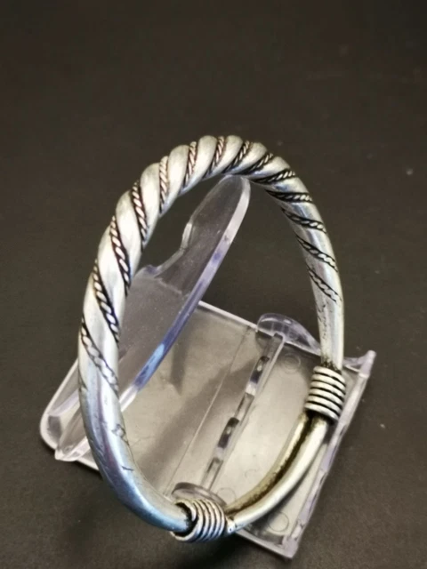 Beautiful Quality Old Solid Tibetan Miao Silver Hand Made Fine Bracelet C70