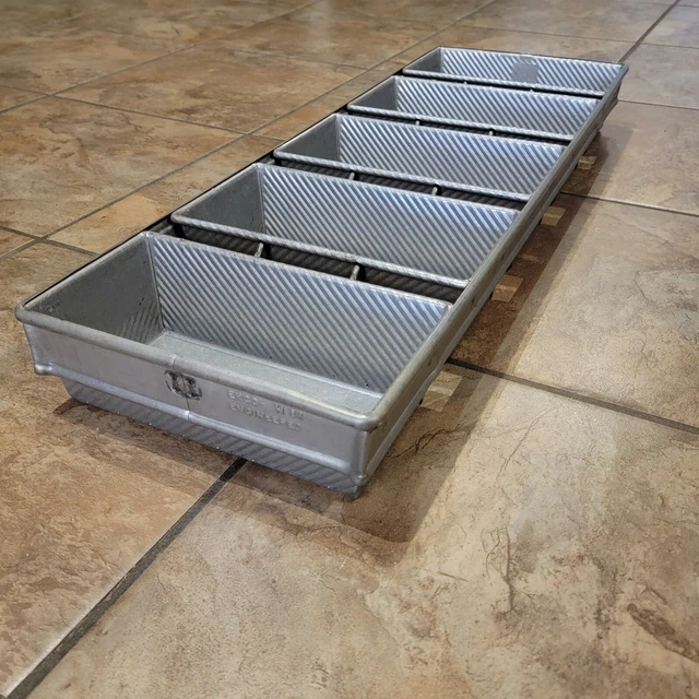 NEW Old Stock 1lb 5-Strap Commercial Bakery Baking Bread Loaf Pan NEW Old Stock 1lb 5-Strap Commercial Bakery Baking Bread Loaf Pan