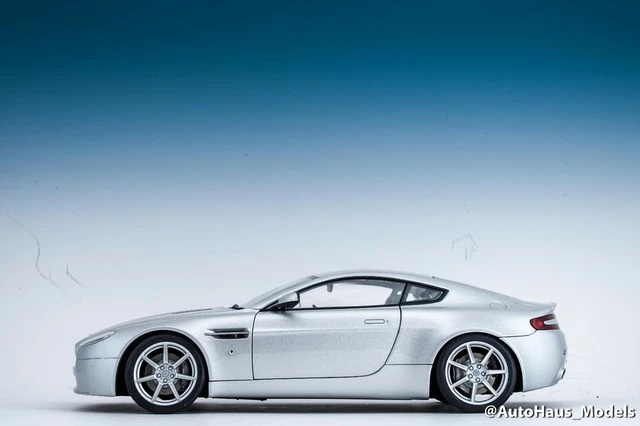 Modèle Réduit 1:18 Autoart Aston Martin Vantage 2019 - Noir Jet - Neuf