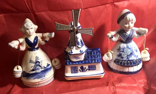 VTG DELFT BLUE DUTCH GIRLS HAND BELLS ! FREE WINDMILL SEE DETAILS OCb2
