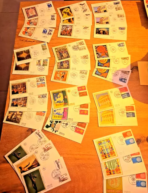 ⭐ FRANCE Gros Lot ! 31 Enveloppes SOIE FDC Séries EUROPA 1968 à 1987  - Timbre⭐