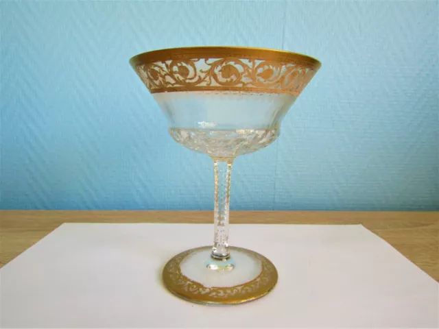 Coupe champagne 13,7 cm en cristal de Saint Louis signé modèle Thistle ( Lot M )