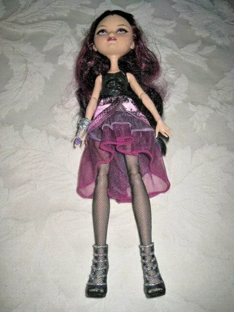 Ever After High First Chapter Raven Queen Doll Mattel 2012 NOT COMPLETE