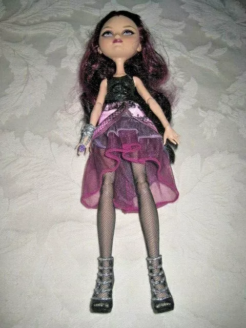 Ever After High 1st Chapter Wave Raven Queen Doll with Clothes