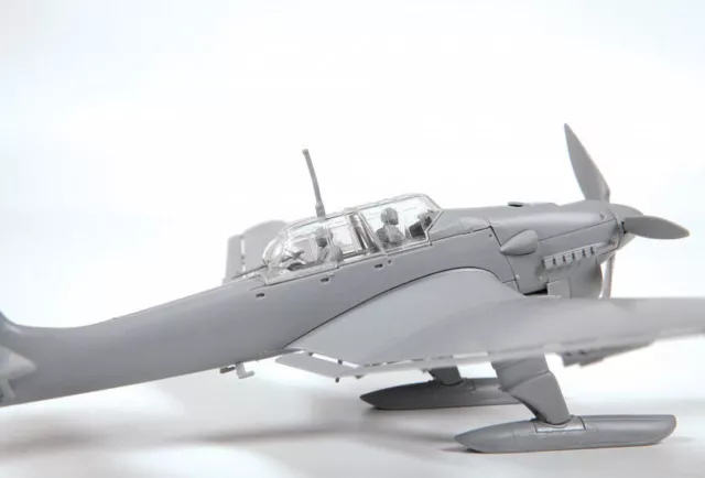 German Dive Bomber Junkers Ju-87 B2 with Skies Model Kit Звезда Модель Сборная 3