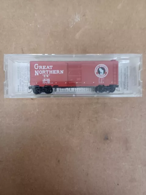 Micro Trains N-Scale 40' Standard Box Car, Great Northern 1994