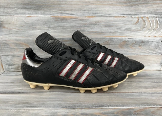 Crampons de football Vintage Adidas pour hommes fabriqués en Yougoslavie...