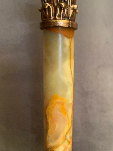 Grand pied de lampe en bronze et onyx à décor de chapiteau corinthien 5