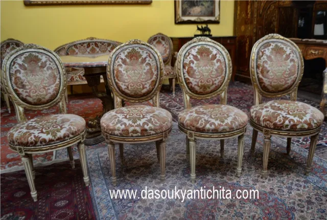 Gruppo di quattro sedie laccate del XX secolo stile Luigi XVI
