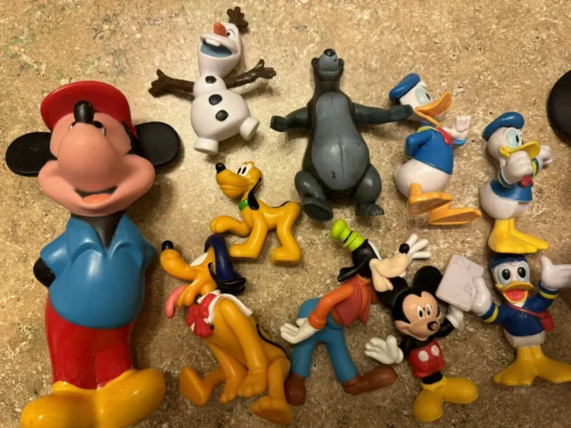 Lot of Small Disney Figures, Toys, Mickey, Minnie, Donald Duck, Pluto, Goofy