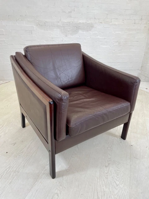 EB4073 Danish 1980s Leather and Beech Lounge chair. Vintage, Retro, MCM, MNOR