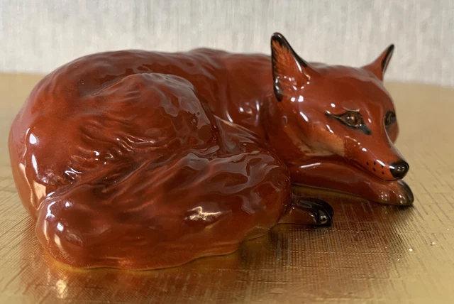 BESWICK FOX  LYING DOWN CURLED UP MODEL No. 1017 BONE CHINA  PERFECT