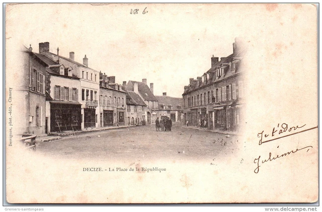 58 DECIZE - la place de la republique
