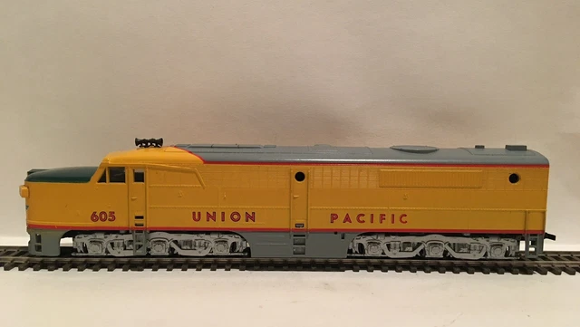 HO Athearn Union Pacific PA Non-powered “Dummy” Diesel Locomotive UP #605