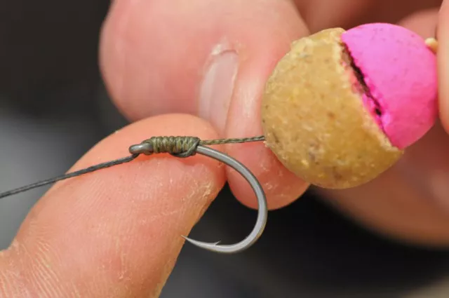 Korda Krank Carp Fishing Hooks - Barbed & Barbless Sizes 2 - 10 Available