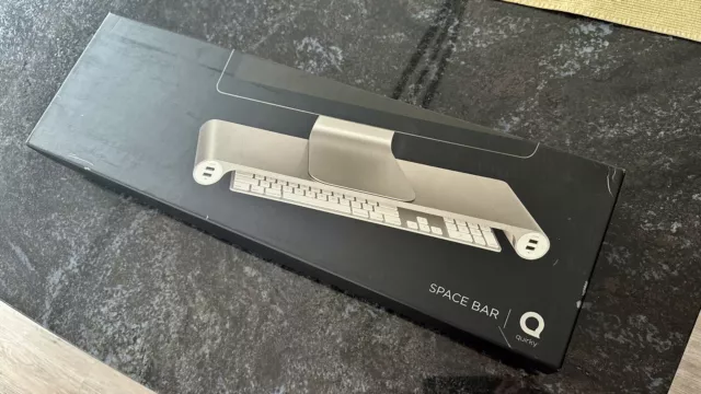 Quirky Space Bar, Schreibtisch Ablage, Monitor Ständer & 6-Port USB Hub - silber