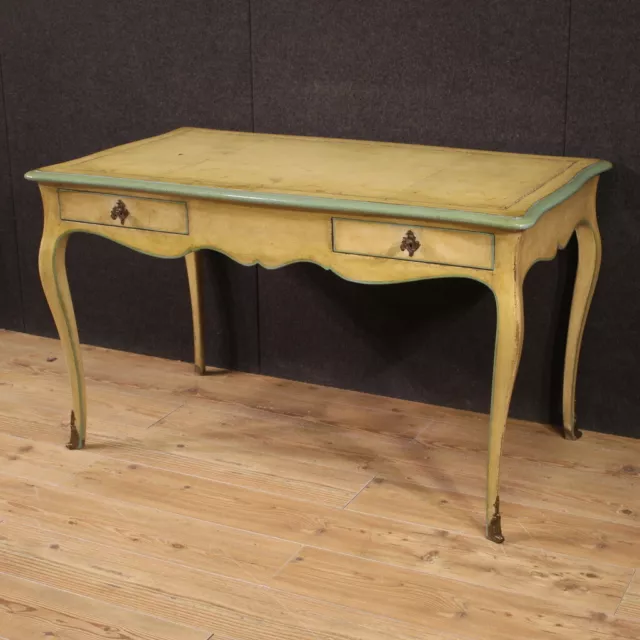 Bureau laqué meuble de style ancien Louis XV table française 20ème siècle