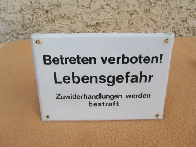 DDR Emailleschild Sperrgebiet Betreten verboten 30 x 22 cm, original Schild NVA