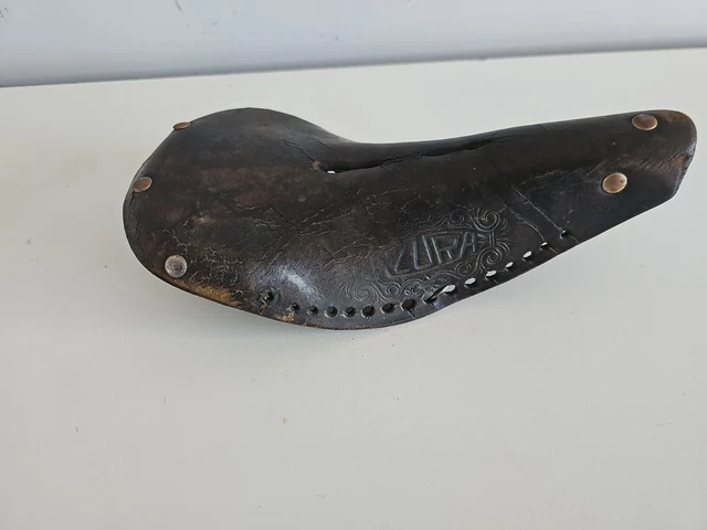 Ancienne Selle Cuir Vélo - Nelo's Cycles
