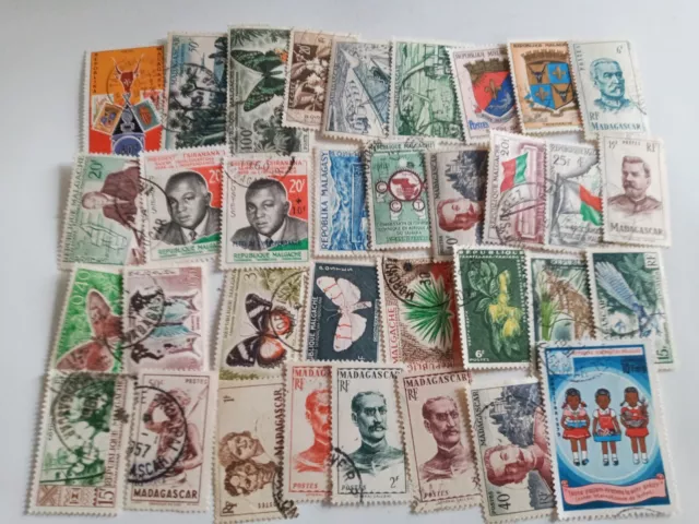 Lot 34 TIMBRES MADAGASCAR