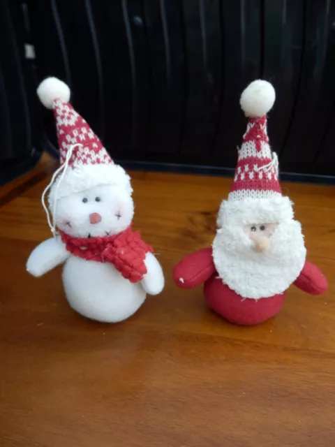 Paar Weihnachtsbaum Hängeschmuck, roter Weihnachtsmann und weißer Schneemann