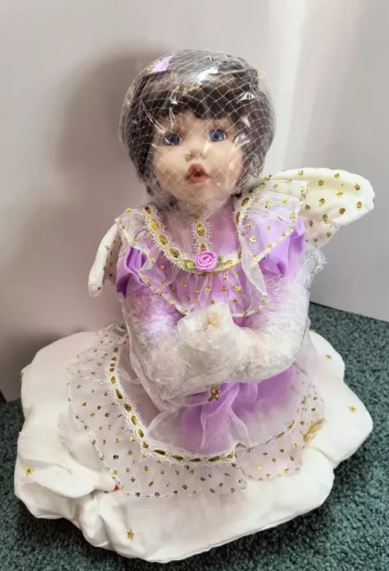 Heritage Signature Collection 2000 Porcelain Angel Doll Praying