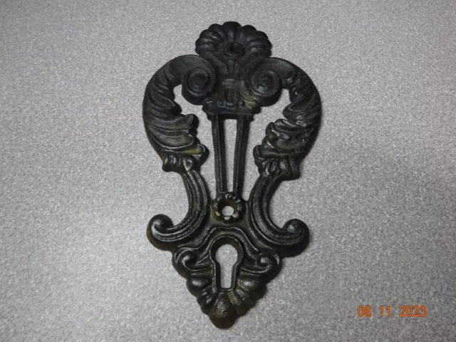 Vintage Victorian Ornate Cast Iron Skeleton Key Hole Escutcheon Trim Plate