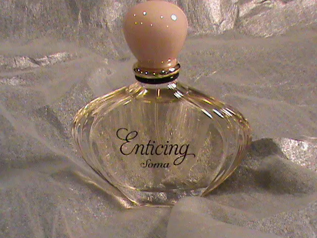 ENTICING Soma eau de parfum spray 2.5 fl oz 75 ml NEW women's fragrance vintage