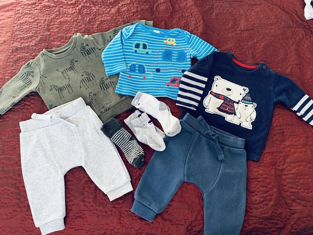 pacchetto vestiti ragazzi età 0 - 3 mths auto blu bambino fondo grigio top sox estate