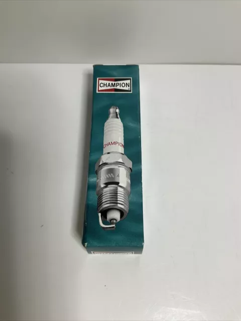 Johnson Evinrude OMC New OEM Champion QL78YC Copper Plus Spark Plug.