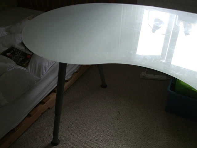 Ikea kidney shaped desk discount