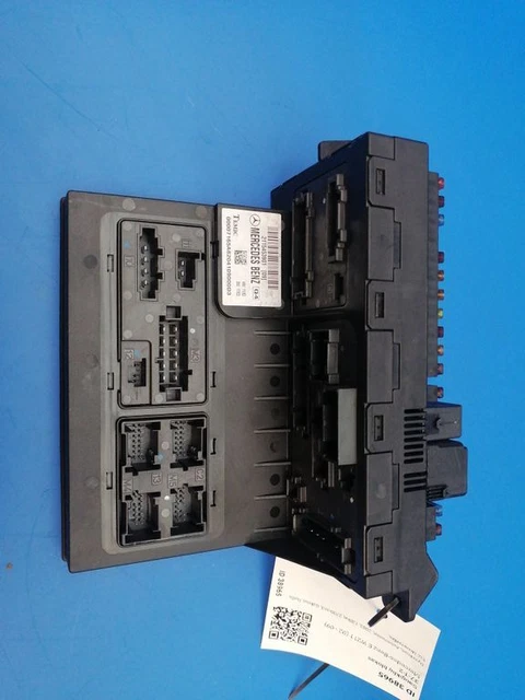 Mercedes-Benz E W211 Diesel Fuse relay box module SAM 2115453901 PUM38965