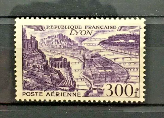 Timbre poste aérienne** neuf** n° 26**  sans trace de charnière.   luxe.