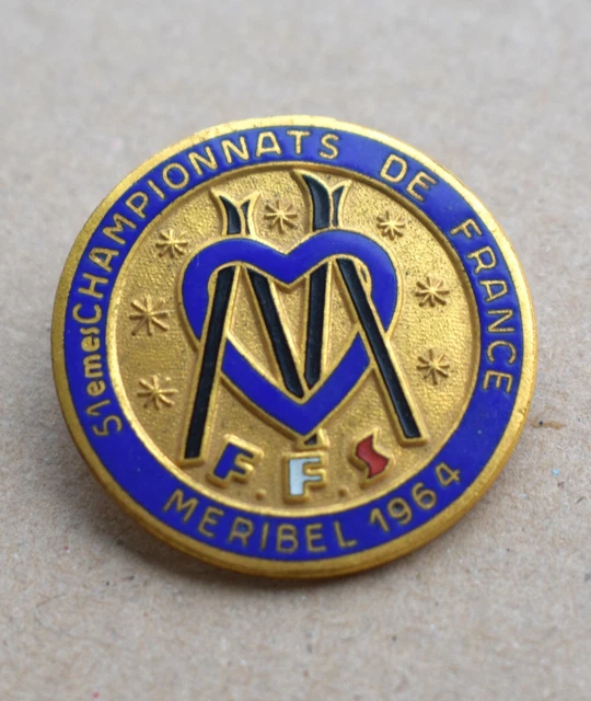 Insigne émaillé AUGIS - École De Ski De Chamonix Mont-Blanc, Bel état, Origine France