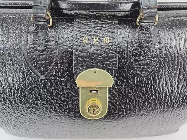 Vintage Doctor Bag Black Leather Texture Pebbled 3