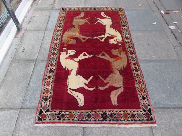 Tapis Oriental Gabbeh En Laine Rouge – Fait Main – 113x85cm – Vintage Papillons