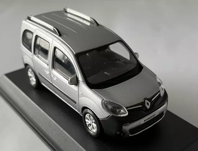 Renault Kangoo 2013 in silver, 1:43 scale diecast car model from Norev, 5111377 3