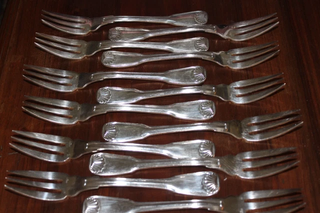 Lot De 12 Couteaux A Poisson Completement En Metal Argente