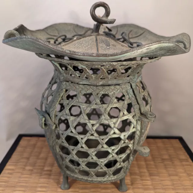 Antique Japanese Bronze Metal Garden LANTERN TORO Basket Shape Lotus Leaf Lid