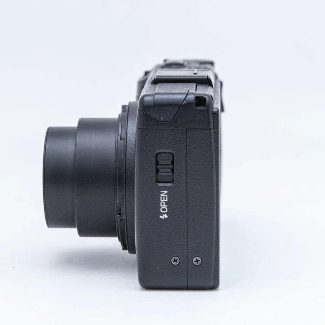 RICOH GR Series GR DIGITAL III 3 Digital Camera 10-Megapixel Black Digital Zoom 2