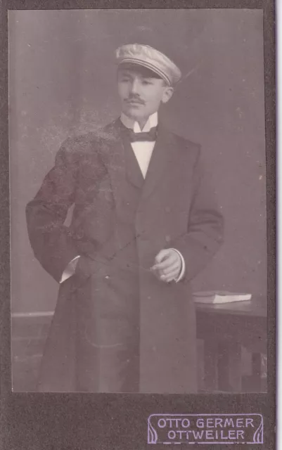 Altes CDV Foto - Portrait Junger Mann.