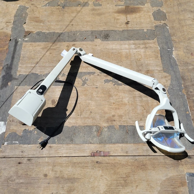 Pelton & Crane Used Dental Light *Defect*